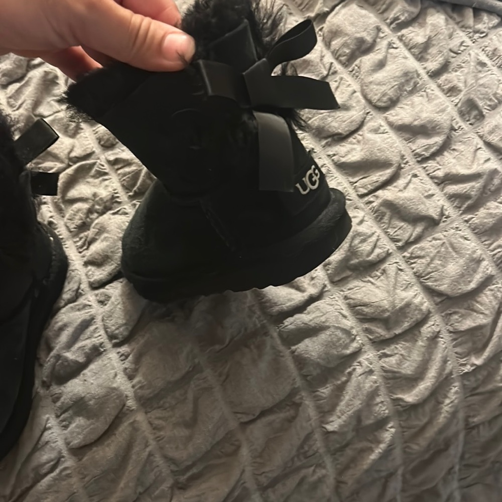 Ugg toddler girl, worn once or twice. All black bow tie
